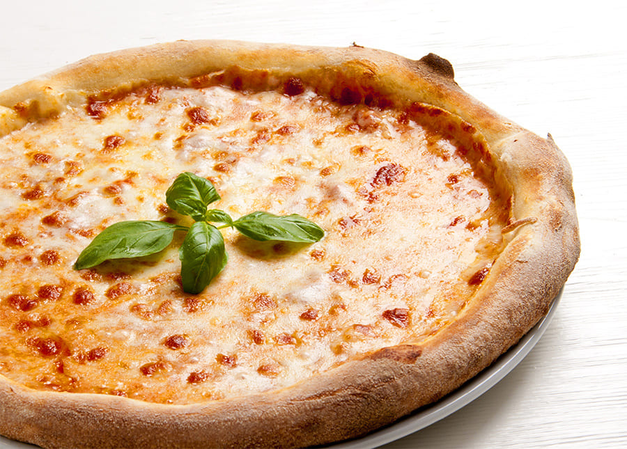 pizza italiana precotta con impasto fragrante